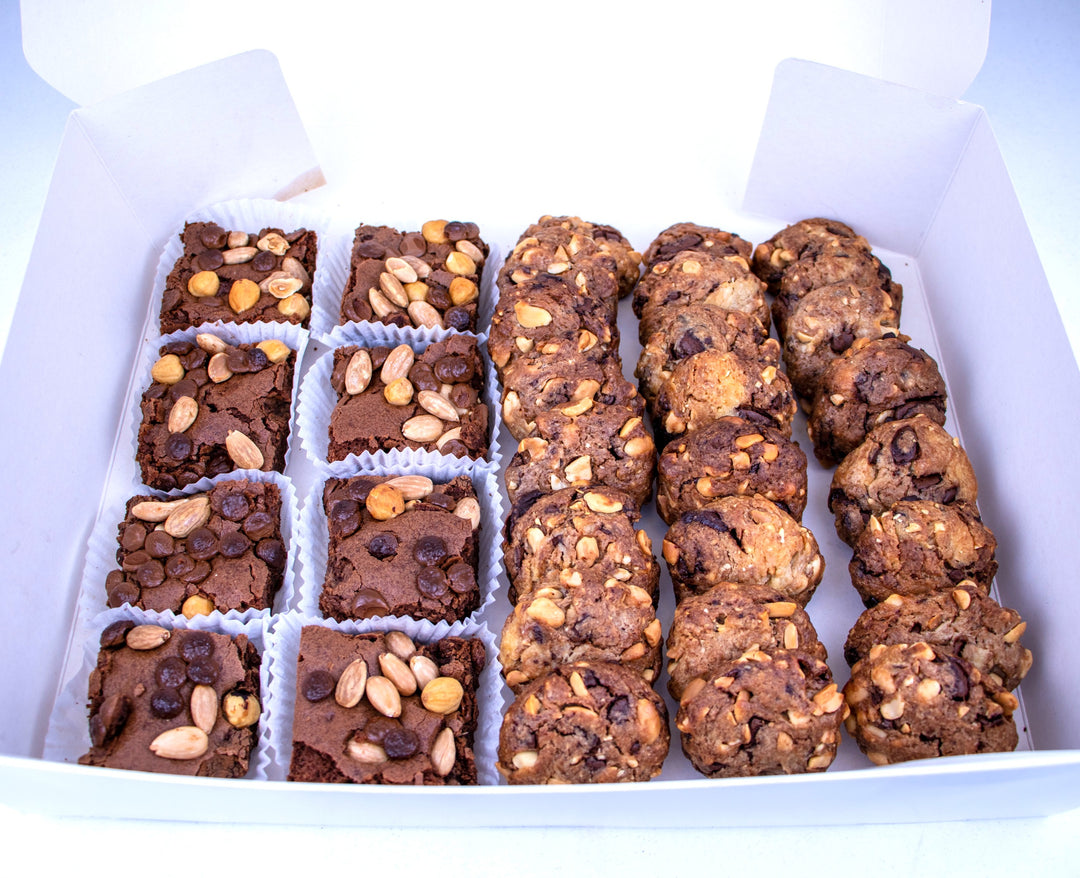 Cutie cu brownies si cookies