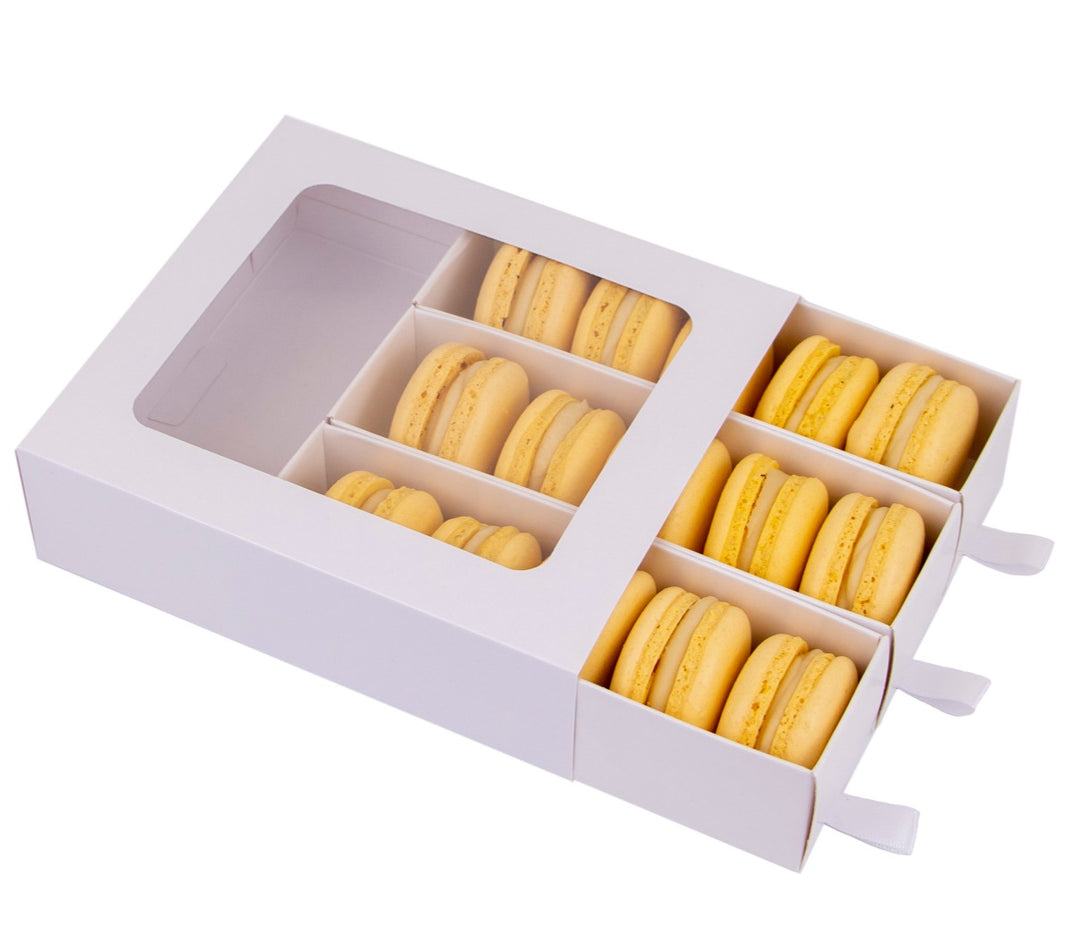 Cutie 15 Macarons cu Lamaie