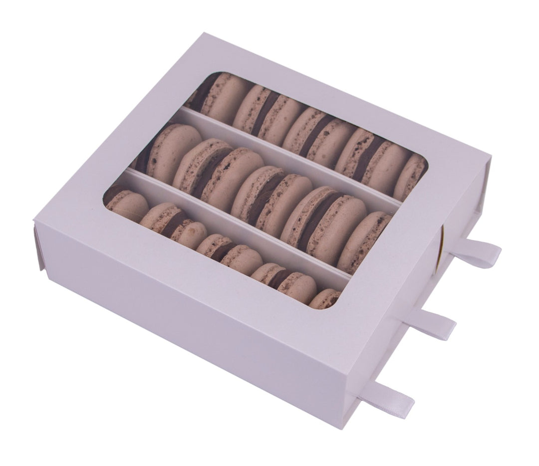 Cutie 15 Macarons cu Ciocolata