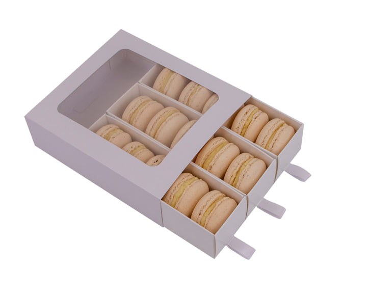 Cutie 15 Macarons cu Vanilie
