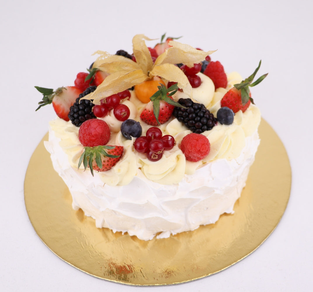 Mini-tort de bezea cu crema de vanilie si ciocolata alba