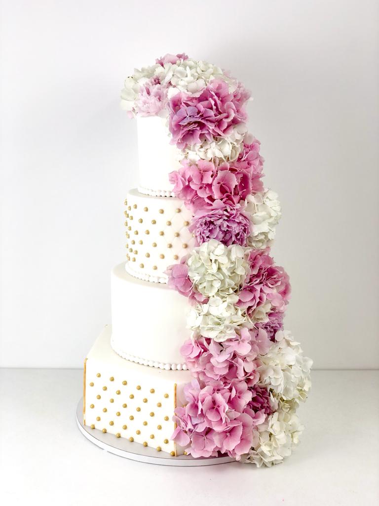 Tort Flowers Cascade