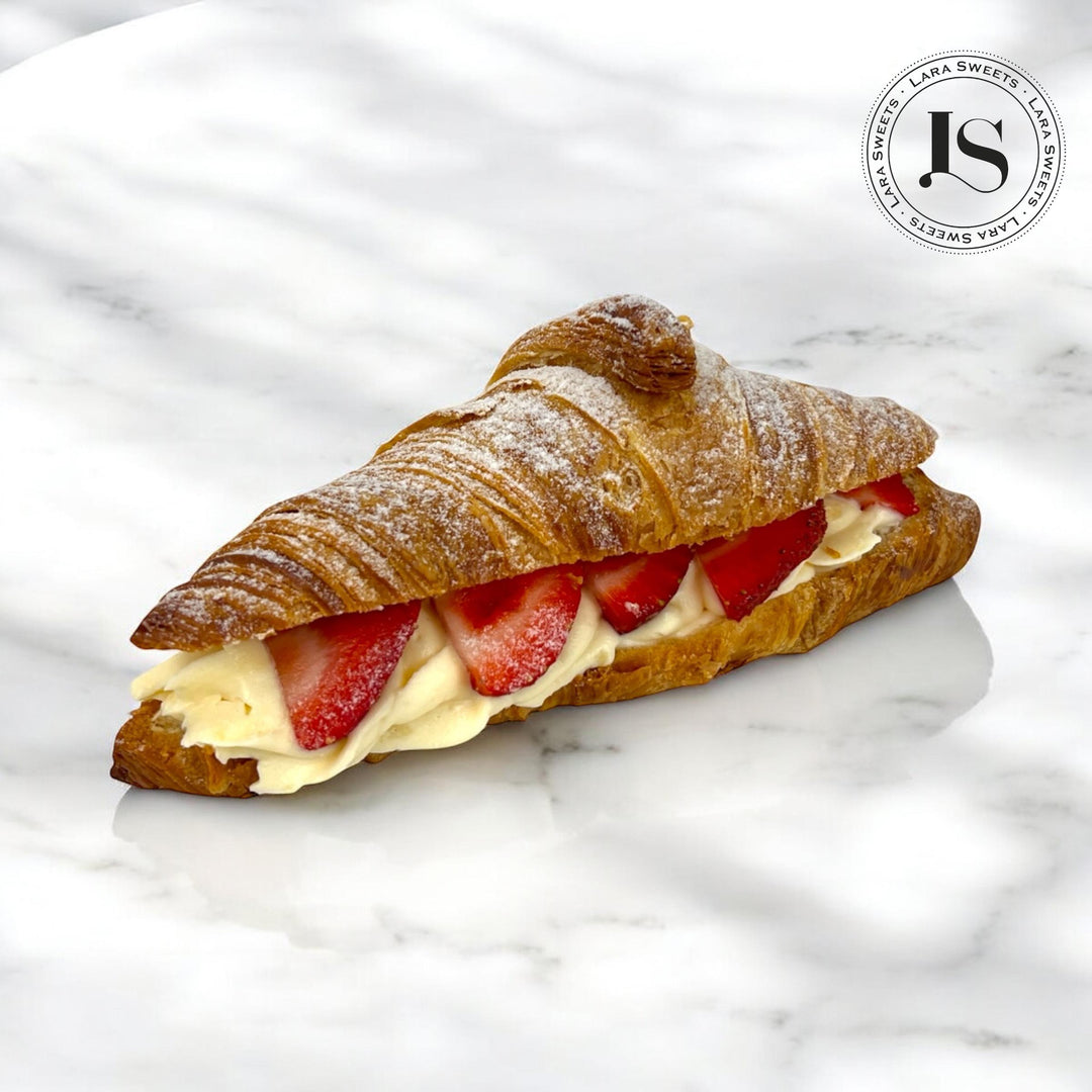 Croissant cu Frisca si Capsuni